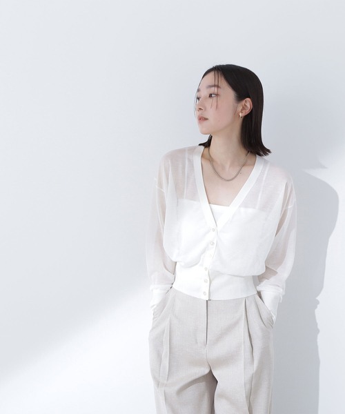 NATURAL BEAUTY BASIC（ナチュラルビューティーベーシック）の「◇【Oggi掲載】ベーシックシアーカーディガン（カーディガン/ボレロ・レディース・チャコールグレー/オフホワイト/ブラウン・FREE）」の7枚目の写真