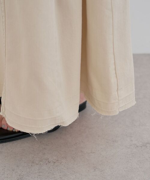 Green　Parks（グリーンパークス）の「ライトデニムサイドタックスカート（デニムスカート・レディース・ホワイト系その他2/ブラック/インディゴブルー・FREE）」の11枚目の写真