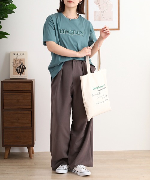 BRODIAEA（ブローディア）の「BRODIAEA ぷっくり立体ロゴ半袖Tシャツ（Tシャツ/カットソー・レディース・サックスブルー/オフホワイト/ネイビー/キャメル/グレイッシュベージュ・40）」の21枚目の写真