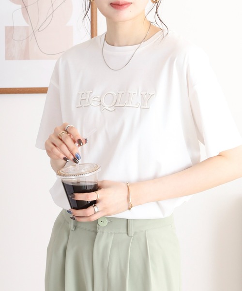 BRODIAEA（ブローディア）の「BRODIAEA ぷっくり立体ロゴ半袖Tシャツ（Tシャツ/カットソー・レディース・サックスブルー/オフホワイト/ネイビー/キャメル/グレイッシュベージュ・40）」の6枚目の写真