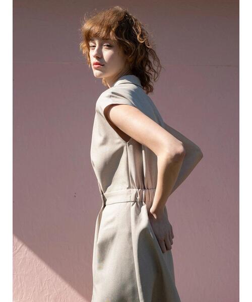 Te chichi TERRASSE（テチチテラス）の「麻調カシュクールワンピース《2025summer catalog item》（ワンピース・レディース・ベージュ/ブルー/チャコールグレー・F）」の5枚目の写真