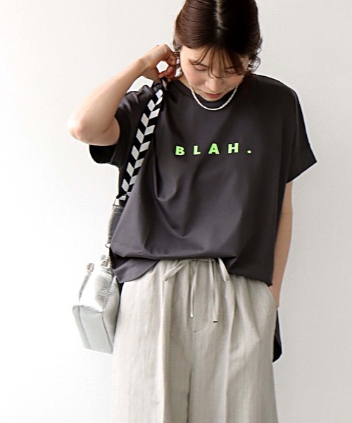 Jines(ジネス)の「BLAH.ロゴTシャツ(Tシャツ/カットソー・レディース・ホワイト/チャコールグレー/ブラック・38)」の3枚目の写真