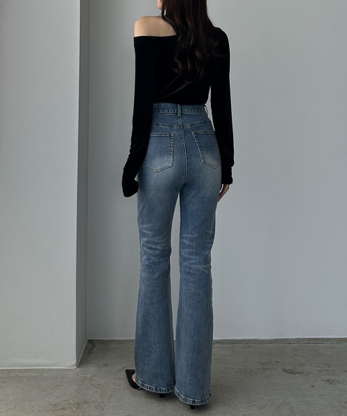 Louere(ルエレ)の「(薄手)ワンショルドレープベロアトップス(Tシャツ/カットソー・レディース・ライトベージュ/ブラック/ブラウン・X-LARGE/LARGE/MEDIUM/SMALL)」の8枚目の写真