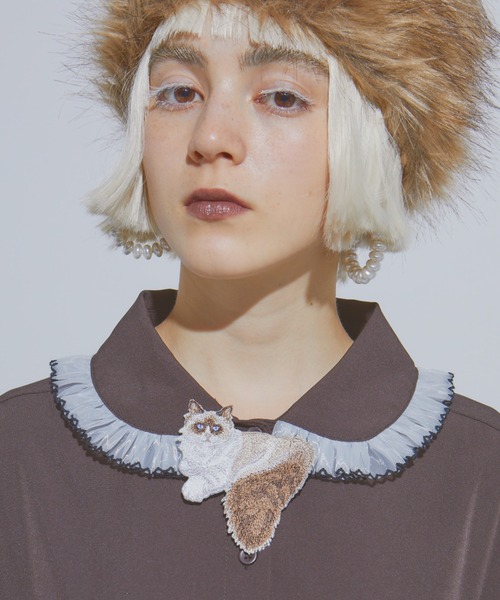 manana suerte（マニャーナスエルテ）の「CATワッペンブローチ（ブローチ/コサージュ・レディース・ホワイト/ブラウン・FREE）」の13枚目の写真