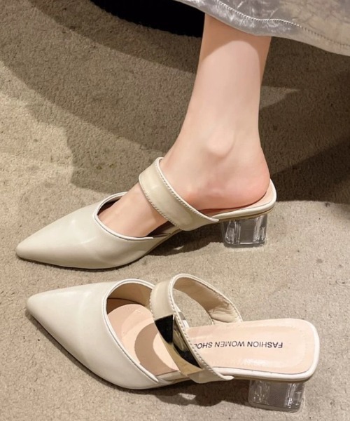 ampm（エーエムピーエム）の「クリアヒールポインテッドミュールパンプス（パンプス・レディース・ブラック/ホワイト・36/37/38/39/40/35）」の2枚目の写真