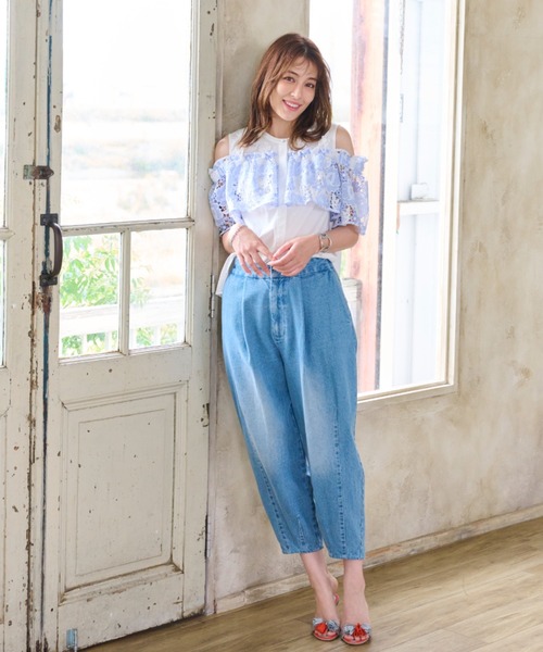 Chesty(チェスティー)の「バレルレッグデニムパンツ(デニムパンツ・レディース・グレー/インディゴブルー・0/1)」の8枚目の写真