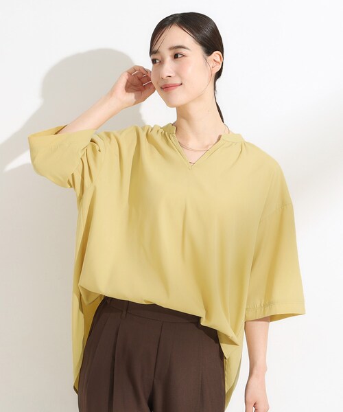 SHOO・LA・RUE（シューラルー）の「【S-LL/洗濯後しわになりにくい】バックギャザーがアクセント スッキパーブラウス（シャツ/ブラウス・レディース・カーキ/イエロー系その他/ナチュラル/ネイビー・01/02/03/04）」の9枚目の写真