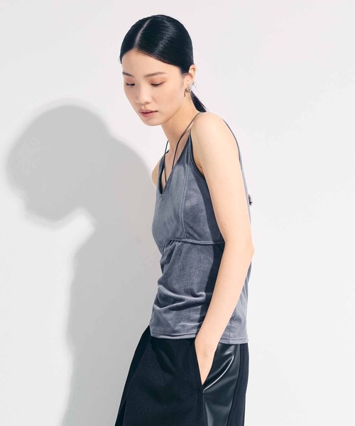 STUDIOUS（ステュディオス）の「【STUDIOUS/ステュディオス】VELOUR CUPIN HALTER　NECK CAMISOLE/ベロアカップインホルダーネックキャミソール（キャミソール・レディース・ブラック/グレー・1/2）」の14枚目の写真