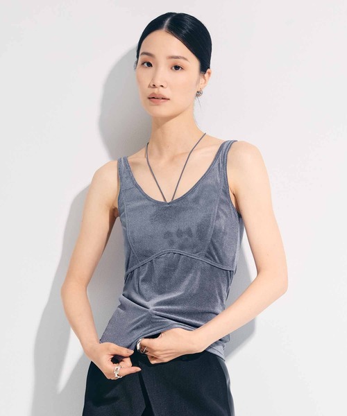 STUDIOUS（ステュディオス）の「【STUDIOUS/ステュディオス】VELOUR CUPIN HALTER　NECK CAMISOLE/ベロアカップインホルダーネックキャミソール（キャミソール・レディース・ブラック/グレー・1/2）」の13枚目の写真