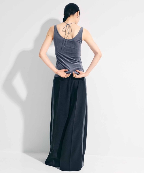 STUDIOUS（ステュディオス）の「【STUDIOUS/ステュディオス】VELOUR CUPIN HALTER　NECK CAMISOLE/ベロアカップインホルダーネックキャミソール（キャミソール・レディース・ブラック/グレー・1/2）」の12枚目の写真