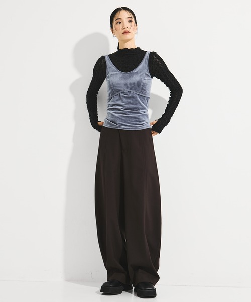 STUDIOUS（ステュディオス）の「【STUDIOUS/ステュディオス】VELOUR CUPIN HALTER　NECK CAMISOLE/ベロアカップインホルダーネックキャミソール（キャミソール・レディース・ブラック/グレー・1/2）」の22枚目の写真