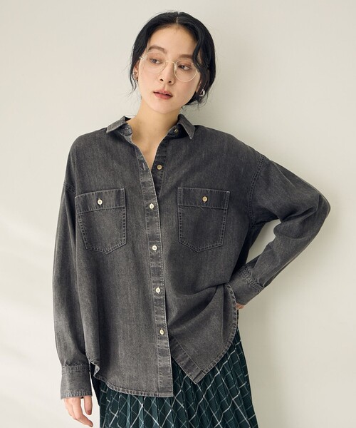 ANY(エニィ)の「オーバーデニムシャツ(シャツ/ブラウス・レディース・ダルブルー系/グレー系・X-LARGE)」の12枚目の写真