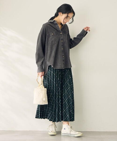 ANY(エニィ)の「オーバーデニムシャツ(シャツ/ブラウス・レディース・ダルブルー系/グレー系・X-LARGE)」の15枚目の写真