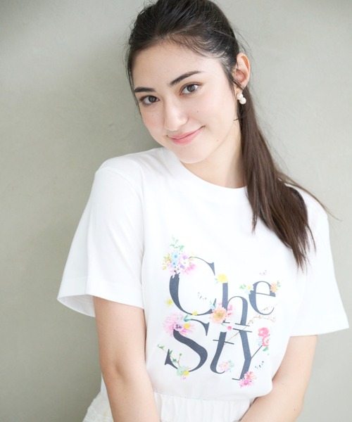 Chesty(チェスティー)の「【ZOZO限定】フラワーロゴTシャツ(Tシャツ/カットソー・レディース・ホワイト・FREE)」の1枚目の写真