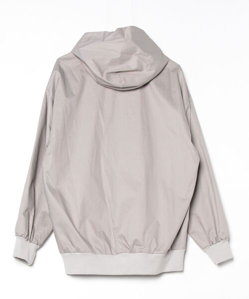 CINOH(チノ)の「COMPACT TWILL OPEN HOODIE(ブルゾン・メンズ・グレー/ブラック・44/46)」の3枚目の写真