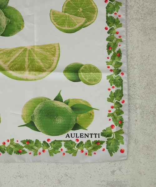 AULENTTI（オウレンティ）の「【forksy.】【AULENTTI SCARF/オウレンティ スカーフ】ヴィンテージライクフルーツ大判マルチスカーフ（バンダナ/スカーフ・レディース・グリーン系・FREE）」の2枚目の写真