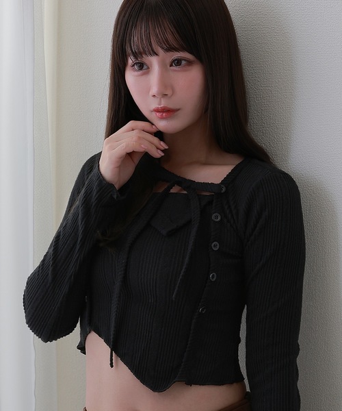M DOLLY(エムドリー)の「asymmetric perla kint tops / アシンメトリーペルラニットトップス(ニット/セーター・レディース・ブラック/ベージュ・FREE)」の4枚目の写真