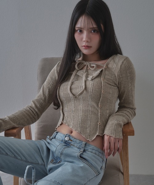 M DOLLY(エムドリー)の「asymmetric perla kint tops / アシンメトリーペルラニットトップス(ニット/セーター・レディース・ブラック/ベージュ・FREE)」の9枚目の写真