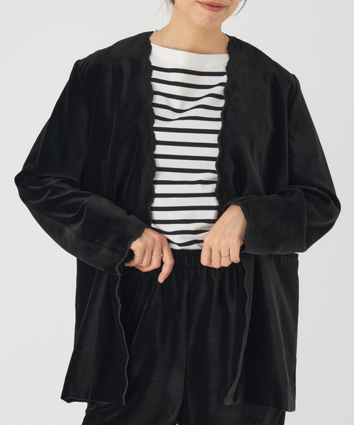 IENA（イエナ）の「スカラップドベルベットジャケット（ノーカラージャケット・レディース・ブラック・FREE）」の4枚目の写真
