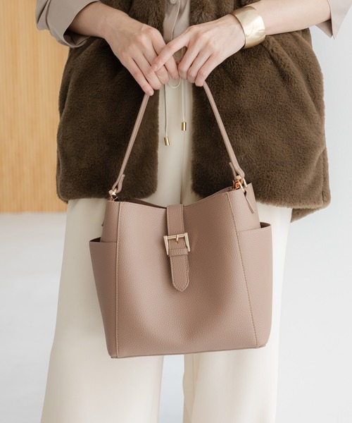 Elura（エルーラ）の「リュクス4WAYバッグ/579683（ショルダーバッグ・レディース・ブラック/ベージュ・FREE）」の2枚目の写真