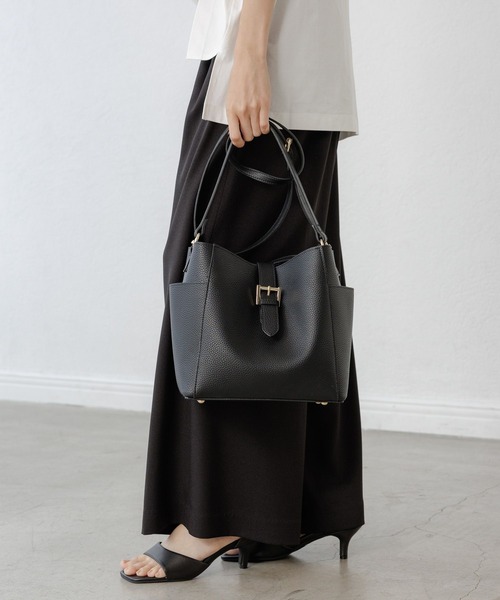 Elura（エルーラ）の「リュクス4WAYバッグ/579683（ショルダーバッグ・レディース・ブラック/ベージュ・FREE）」の3枚目の写真