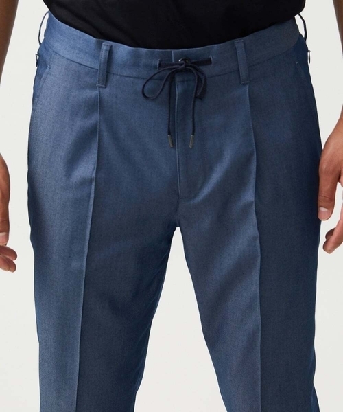 MICHEL KLEIN HOMME   （ミッシェルクランオム）の「【セットアップ】デニム調ワンタックイージーパンツ（スラックス・メンズ・ブルー/ブラック・MEDIUM/LARGE/X-LARGE）」の7枚目の写真