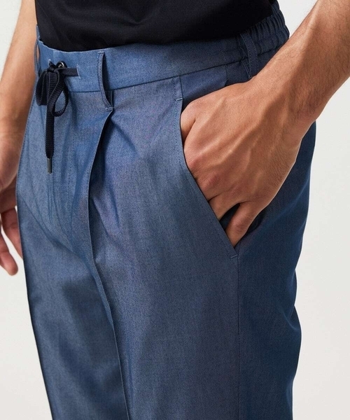 MICHEL KLEIN HOMME   （ミッシェルクランオム）の「【セットアップ】デニム調ワンタックイージーパンツ（スラックス・メンズ・ブルー/ブラック・MEDIUM/LARGE/X-LARGE）」の4枚目の写真