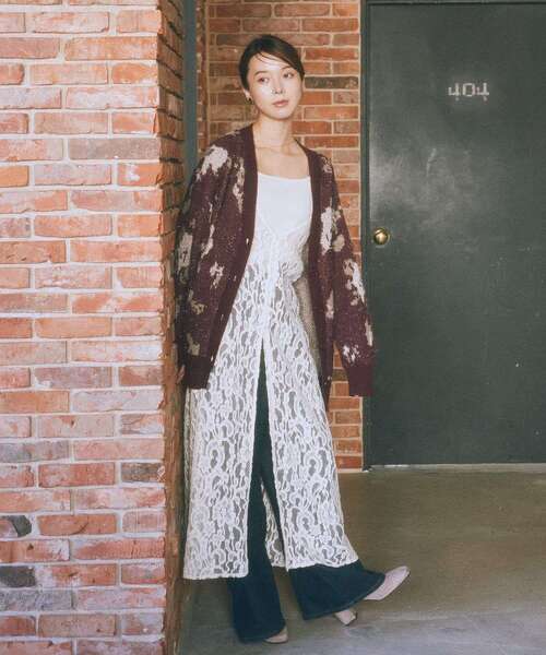 earth music&ecology（アースミュージックアンドエコロジー）の「フラワージャガードラメシャギーカーディガン（カーディガン/ボレロ・レディース・アイボリー/ボルドー/ネイビー・FREE）」の10枚目の写真