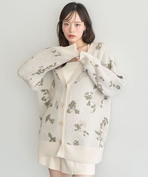 earth music&ecology（アースミュージックアンドエコロジー）の「フラワージャガードラメシャギーカーディガン（カーディガン/ボレロ・レディース・アイボリー/ボルドー/ネイビー・FREE）」の12枚目の写真