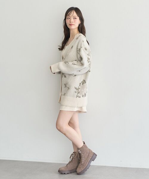 earth music&ecology（アースミュージックアンドエコロジー）の「フラワージャガードラメシャギーカーディガン（カーディガン/ボレロ・レディース・アイボリー/ボルドー/ネイビー・FREE）」の15枚目の写真