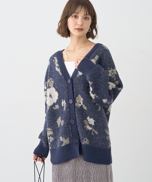 earth music&ecology（アースミュージックアンドエコロジー）の「フラワージャガードラメシャギーカーディガン（カーディガン/ボレロ・レディース・アイボリー/ボルドー/ネイビー・FREE）」の2枚目の写真