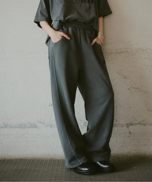 JIEDA(ジエダ)の「UMBRO FADE 3D SWEAT PANTS(スウェットパンツ・メンズ・ブラック・2/1)」の1枚目の写真