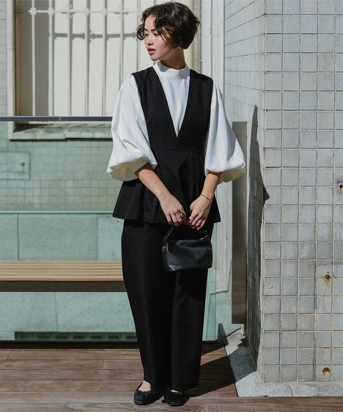 titivate（ティティベイト）の「Vネックペプラムドッキングオールインワン（つなぎ/オールインワン・レディース・ブラック/グレイッシュベージュ/ネイビー・M/S/SP/L）」の7枚目の写真