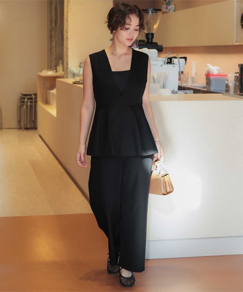 titivate（ティティベイト）の「Vネックペプラムドッキングオールインワン（つなぎ/オールインワン・レディース・ブラック/グレイッシュベージュ/ネイビー・M/S/SP/L）」の13枚目の写真