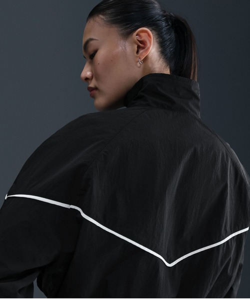 NIKE（ナイキ）の「NIKE AS W NSW NK WR WVN JKT SPEED / ナイキ ウィメンズ NSW WR スピード ウーヴン ジャケット 【SP】（ナイロンジャケット・レディース・ブラック/ネイビー・S/M/L）」の18枚目の写真