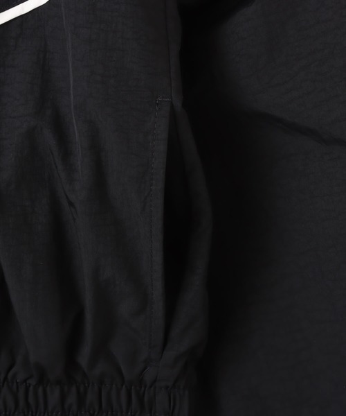NIKE（ナイキ）の「NIKE AS W NSW NK WR WVN JKT SPEED / ナイキ ウィメンズ NSW WR スピード ウーヴン ジャケット 【SP】（ナイロンジャケット・レディース・ブラック/ネイビー・S/M/L）」の14枚目の写真
