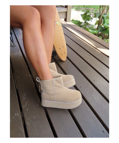 ROXY(ロキシー)の「MONARCH GROVE STITCH/ロキシー撥水加工厚底ブーツ(ブーツ・レディース・ベージュ/ブラック・23cm/24cm/25cm)」の14枚目の写真