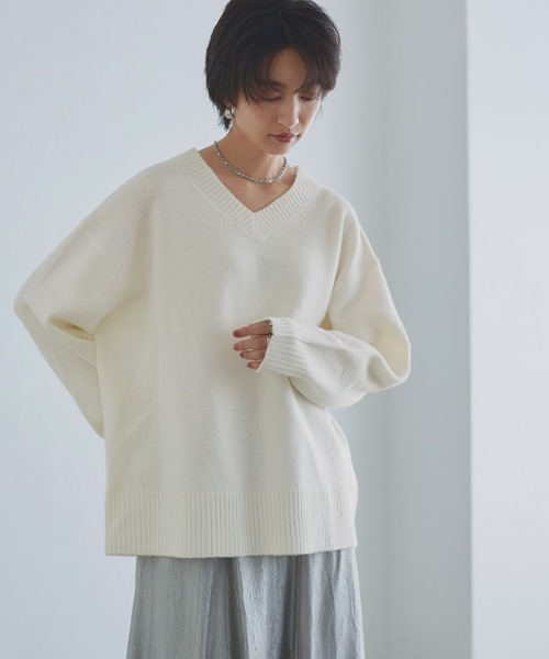 RASW(ラス)の「Vネックウールミックスニット(ニット/セーター・レディース・ピンク/グレー系その他/オフホワイト・L/M)」の17枚目の写真