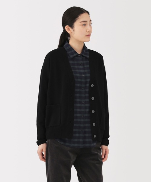 無印良品(ムジルシリョウヒン)の「婦人 洗えるウールミドルゲージVネックカーディガン(カーディガン/ボレロ・レディース・オートミール/チャコールグレー/ブラック/ダークブラウン系/ライトグリーン/キャメル・XL/S/XS/L/M)」の2枚目の写真