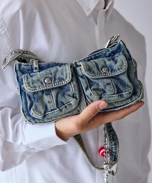 Flap Pocket Denim Shoulder Bag with Charm / チャーム付き フラップ