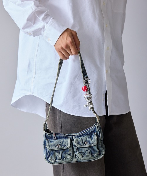Flap Pocket Denim Shoulder Bag with Charm / チャーム付き フラップ