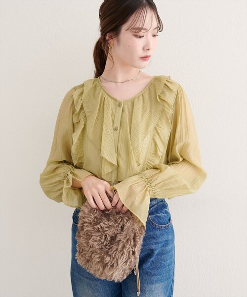natural couture（ナチュラルクチュール）の「【WEB限定】フリリーブラウス（シャツ/ブラウス・レディース・ブラック/ブラウン/イエロー/オフホワイト・FREE）」の4枚目の写真