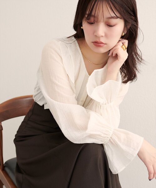 natural couture（ナチュラルクチュール）の「【WEB限定】フリリーブラウス（シャツ/ブラウス・レディース・ブラック/ブラウン/イエロー/オフホワイト・FREE）」の14枚目の写真