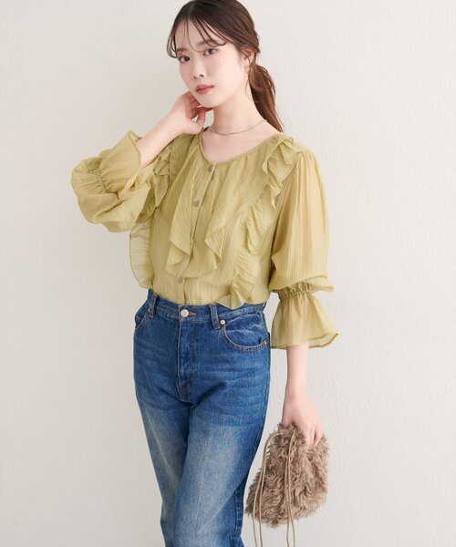 natural couture（ナチュラルクチュール）の「【WEB限定】フリリーブラウス（シャツ/ブラウス・レディース・ブラック/ブラウン/イエロー/オフホワイト・FREE）」の5枚目の写真