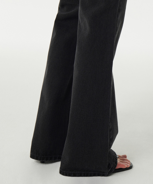 MUSINSA STANDARD WOMAN（ムシンサスタンダードウーマン）の「ウィメンズブーツカットデニムパンツ[ウォッシュドブラック]（デニムパンツ・レディース・その他・24/25/26/27/28/29/30）」の8枚目の写真