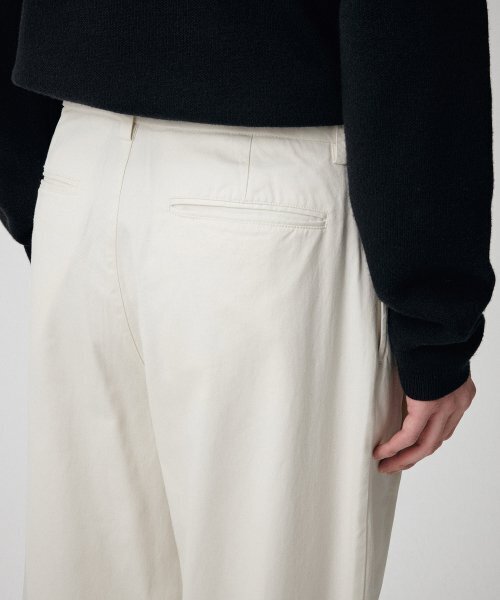 MUSINSA STANDARD（ムシンサスタンダード）の「スリータックセミバルーンチノパンツ[クリーム]（その他パンツ・メンズ・その他・40/38/42/36/32/30/31/33/26/27/28/29）」の11枚目の写真