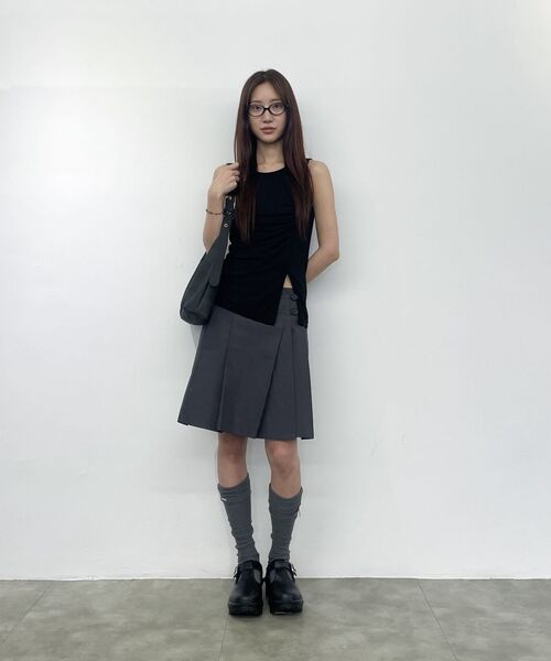 Miseki SEOUL（ミセキソウル）の「Shirring knee socks CHARCOAL（ソックス/靴下・レディース・その他・OS）」の2枚目の写真