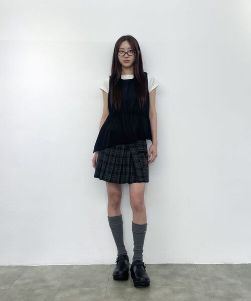 Miseki SEOUL（ミセキソウル）の「Shirring knee socks CHARCOAL（ソックス/靴下・レディース・その他・OS）」の3枚目の写真