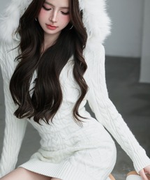 VEILA（ヴェイラ）の「フェイクファーフード付きリブニットワンピース（ワンピース）」