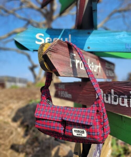 MACNI(マクニ)の「TWO POCKET MINI HOBO BAG RED CHECK(ショルダーバッグ・レディース・その他・FREE)」の14枚目の写真